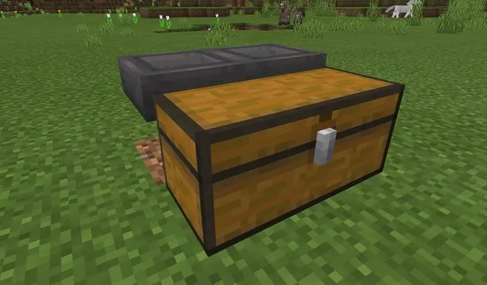 Двойной сундук рядом с воронкой