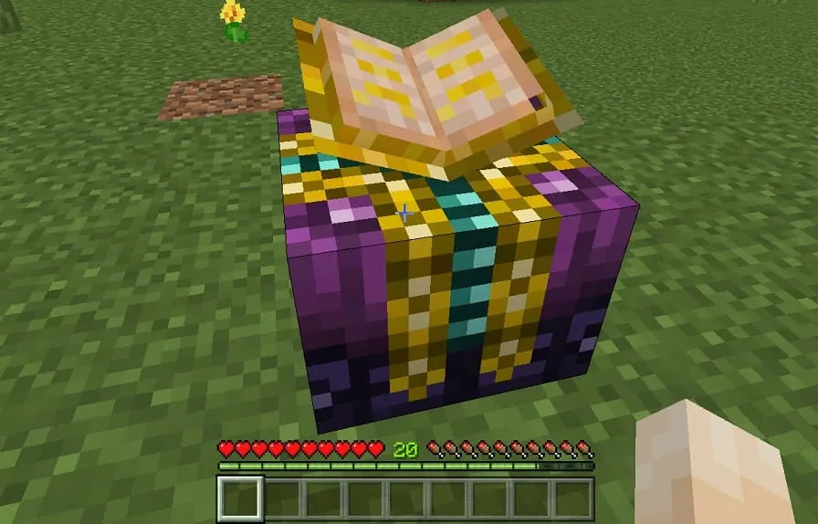 Улучшенный стол в Майнкрафт