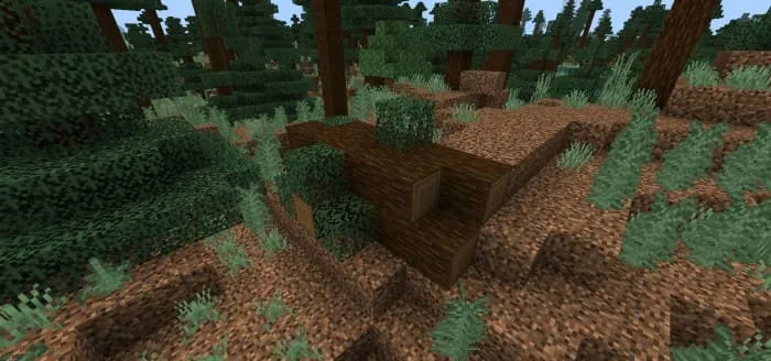 Упавшее большое бревно