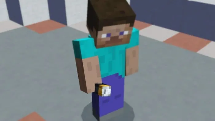 Игрок держит батарейку