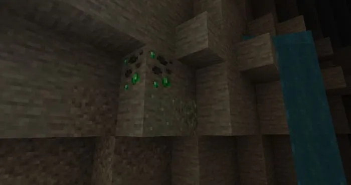 Смешанная угольно-изумрудная руда