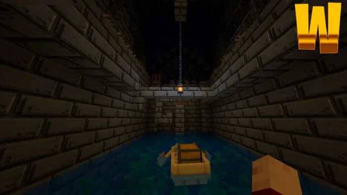 Лодка с сундуком