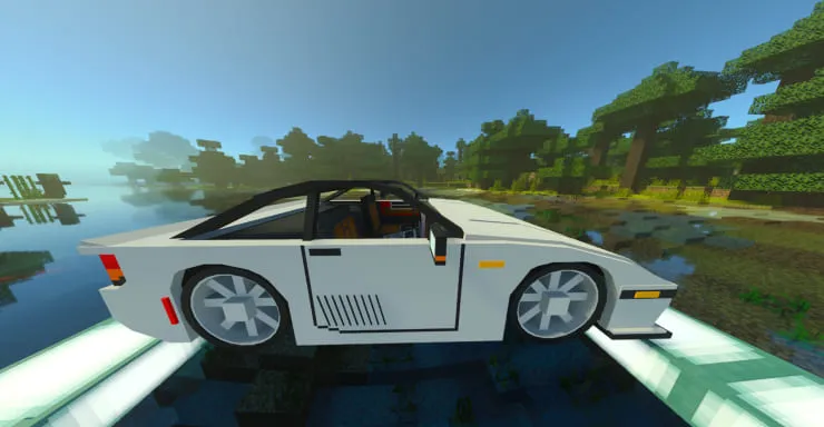 Автомобиль сбоку