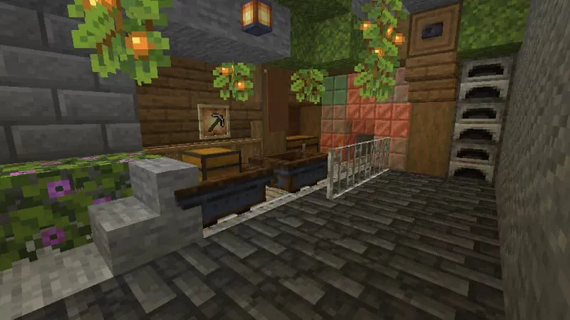 Вагонетка с сундуком