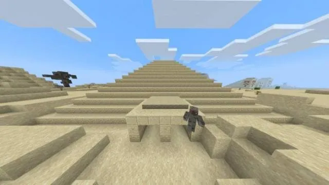 Мумия возле входа