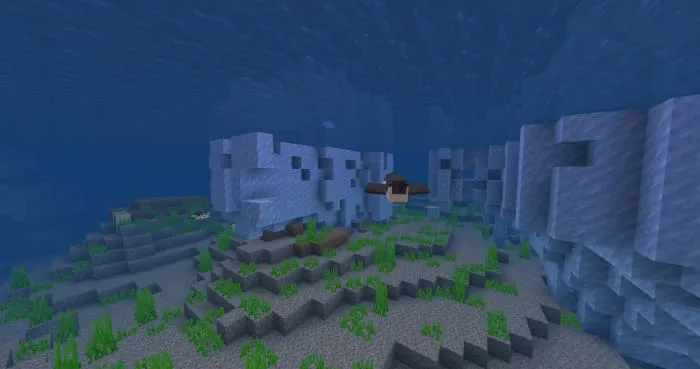 Пингвин плавает