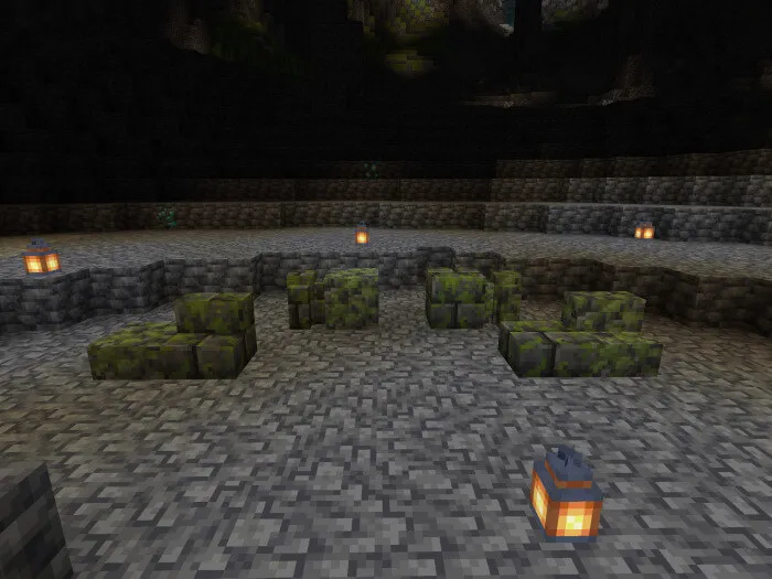 Замшелые блоки булыжника