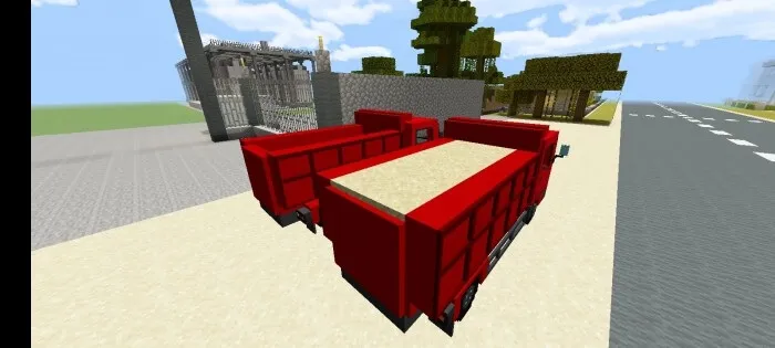 Грузовик с пескои