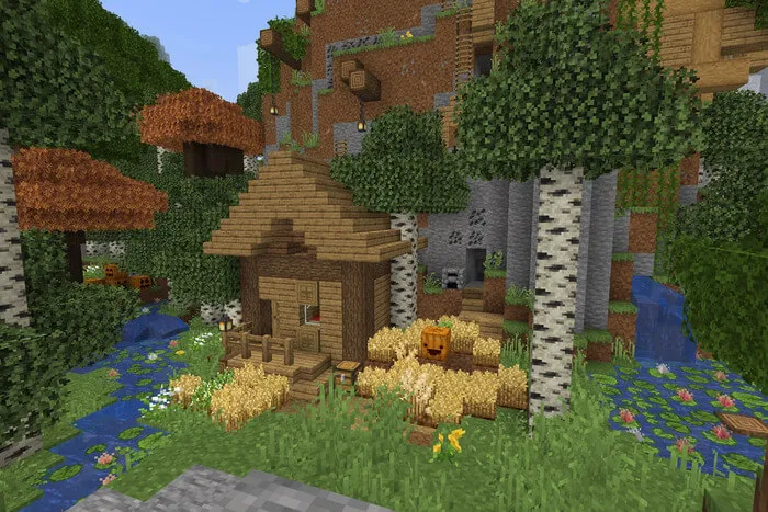 Домик в лесу на фоне горы