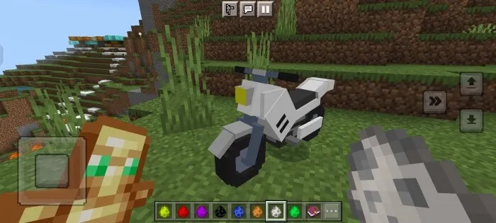 Белый мотоцикл