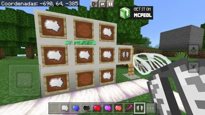 Крылья белых бабочек