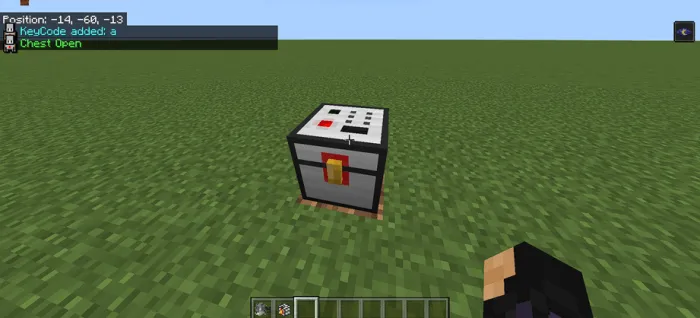 Сундук с клавиатурой и игрок