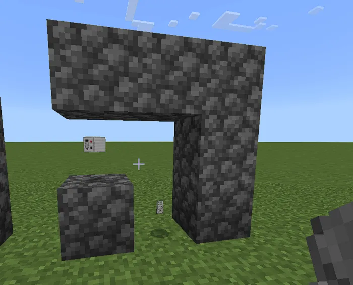 Выпавшая дверь и клавиатура