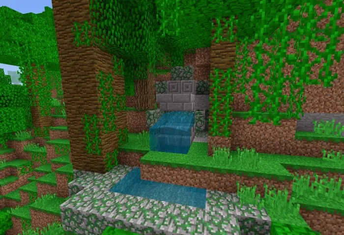 Каменный идол в джунглях