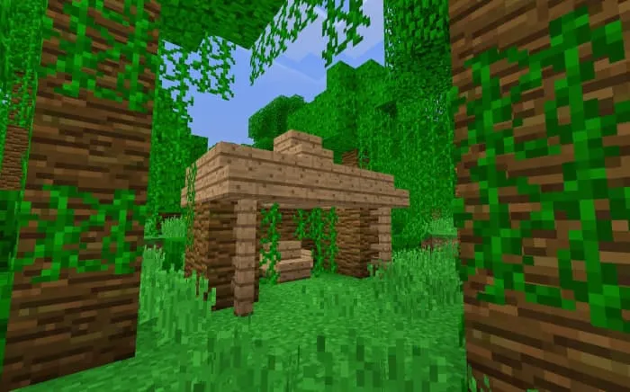 Трон из дерева