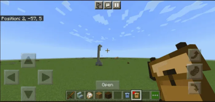 Игрок держит рюкзак