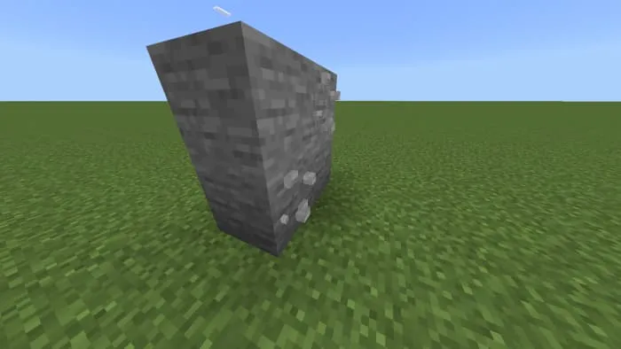 Куски гальки в булыжнике