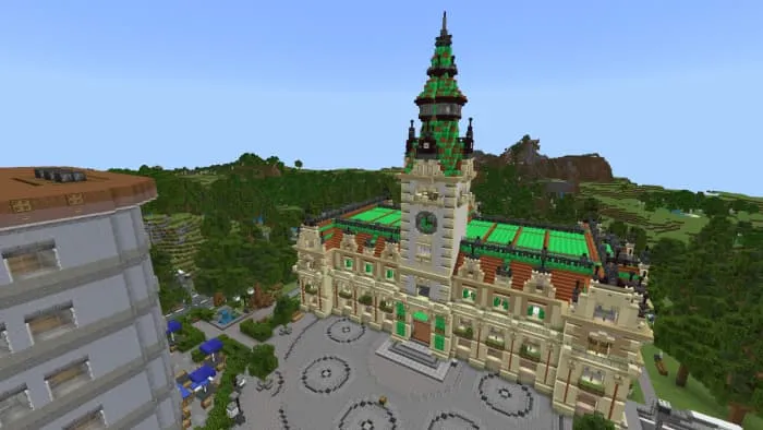 Часовая башня и площадь