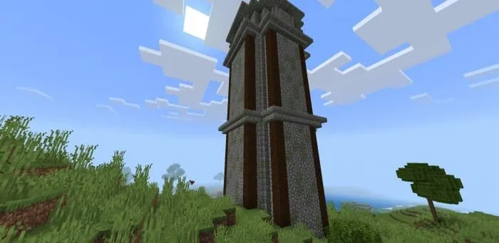 Заброшенная башня на поляне