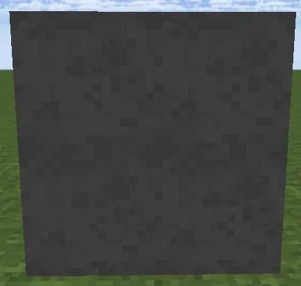 Большой каменный постамент