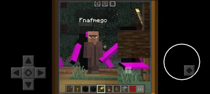 Житель и монстр позади