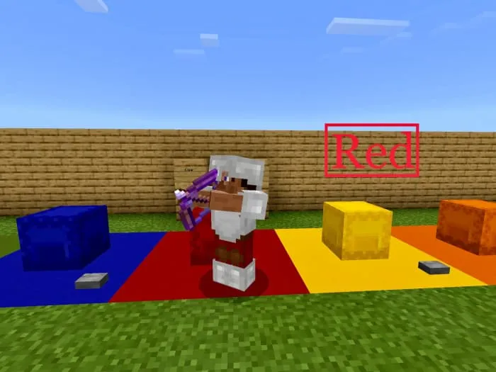 Красный персонаж с луком