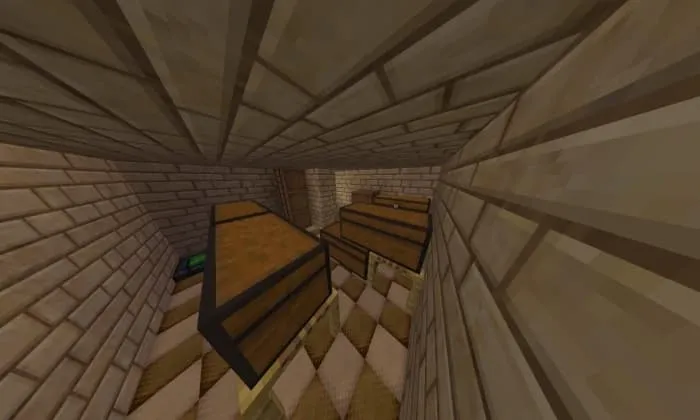 Комната с кучей сундуков