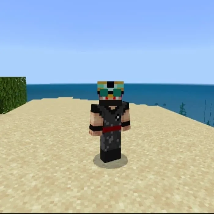 Золотой шлем ночного видения на голове