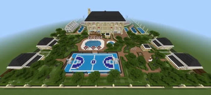 Задний двор особняка из песчаника