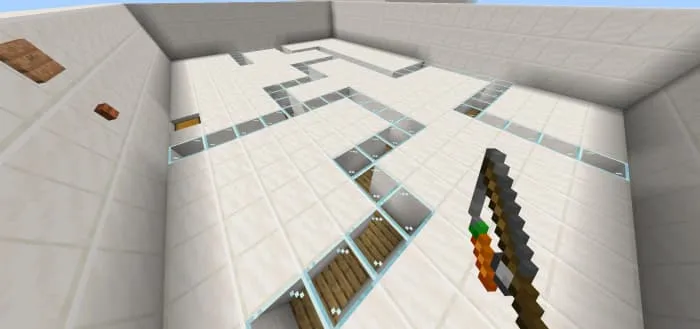 Комната и удочка с морковью в руке