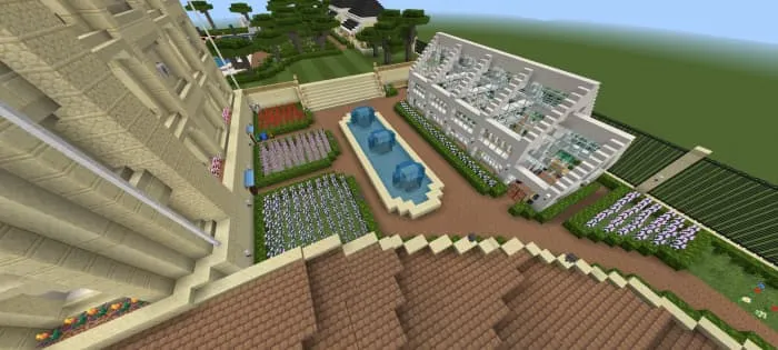 Большой сад особняка из песчаника