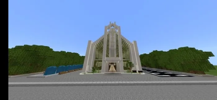 Церковь в городе