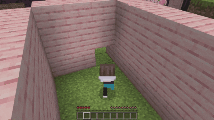 Игрок в виде ребенка крадется