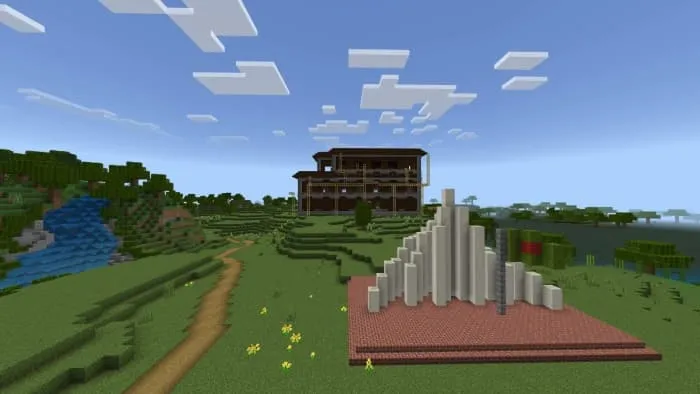 Сцена на фоне дома