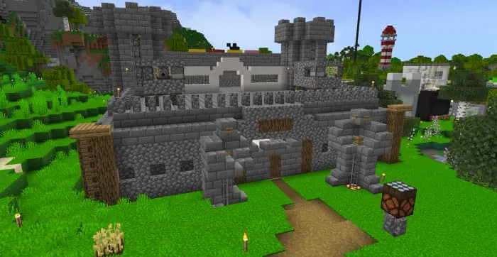 Здание склада из булыжника