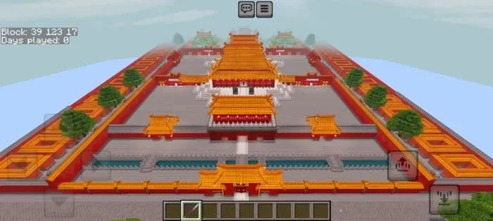 Древний храм сзади