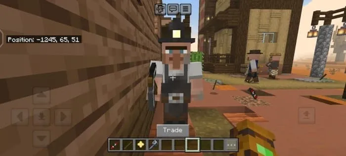 Шахтёр и кнопка взаимодействия