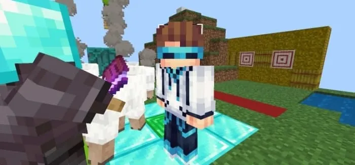 Лололошка смотрит на игрока