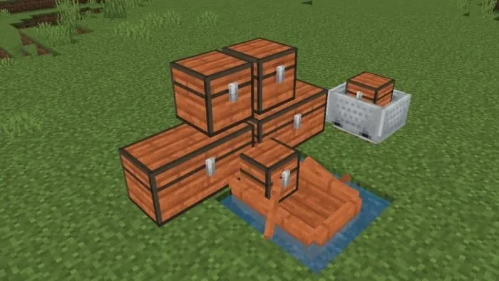 Сундуки из акации в разных положениях