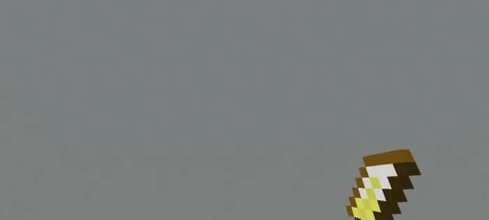 Золотой нож в руке