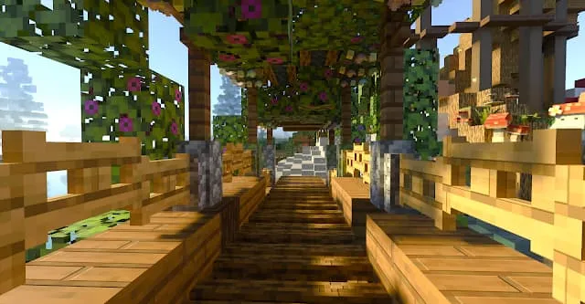 Красивый мост, заросший листьями