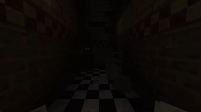 Аниматроник Фокси смотрит на игрока