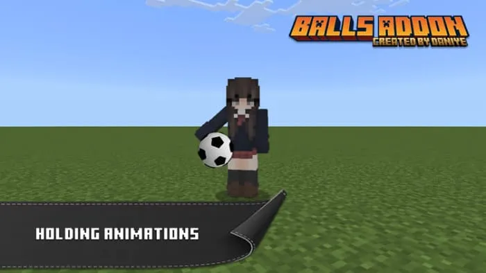 Футбольный мяч в руках