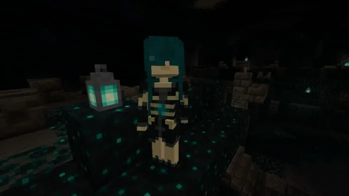 Девушка в виде Вардена