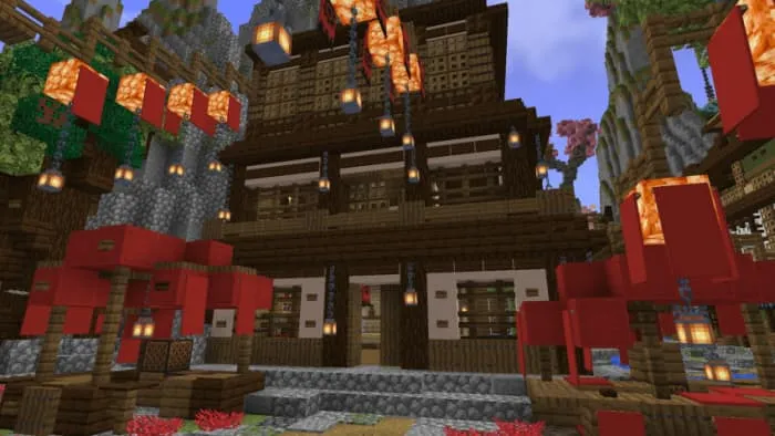 Многоэтажный японский дом с просторными балконами и окнами