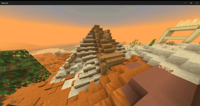 Необычная пирамида на стыке двух биомов