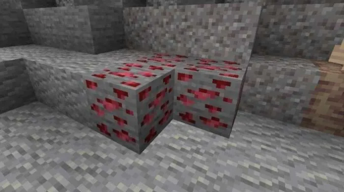 Рубиновая руда в пещере