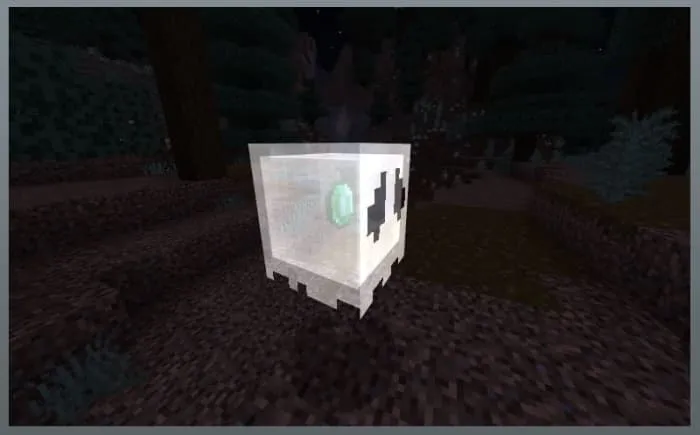 Призрак с изумрудом внутри