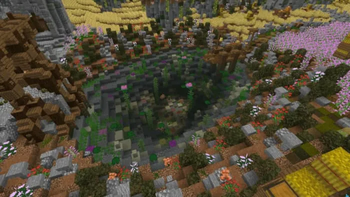 Глубокое озеро с растительностью