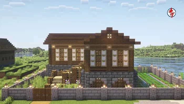 Дом с огородом рядом с деревней